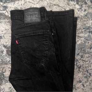 505 Black Levi’s size 32W 34L